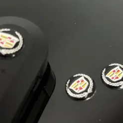 1x Cadillac Schlüssel 14mm Aufkleber ALU Schlüssellogo Emblem Schriftzug LOGO Patch – Bild 2