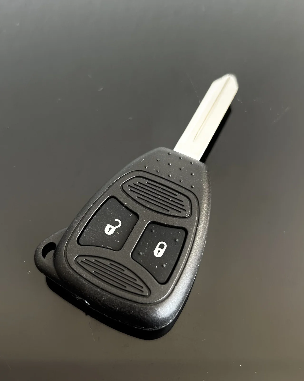 1x Chrysler 300 Schlüsselgehäuse 2 Tasten Pacifica Aspen Dodge RAM Caravan Jeep Commander Grand Cherokee 05179516 – Bild 5