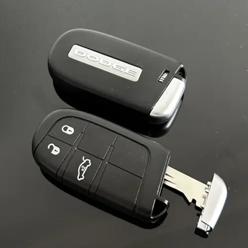 1x Dodge Challenger Chrysler Jeep RAM Schlüsselgehäuse mit Emblem Logo Autoschlüssel