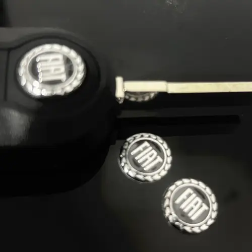 Alternative view of 1x Fiat 14mm Aufkleber ALU Schlüssellogo Emblem Schriftzug schwarz Schlüsselemblem