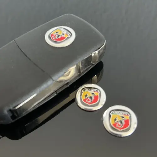 1x Fiat ABARTH 14mm Logo ALU Schlüssellogo Emblem Schriftzug Punto