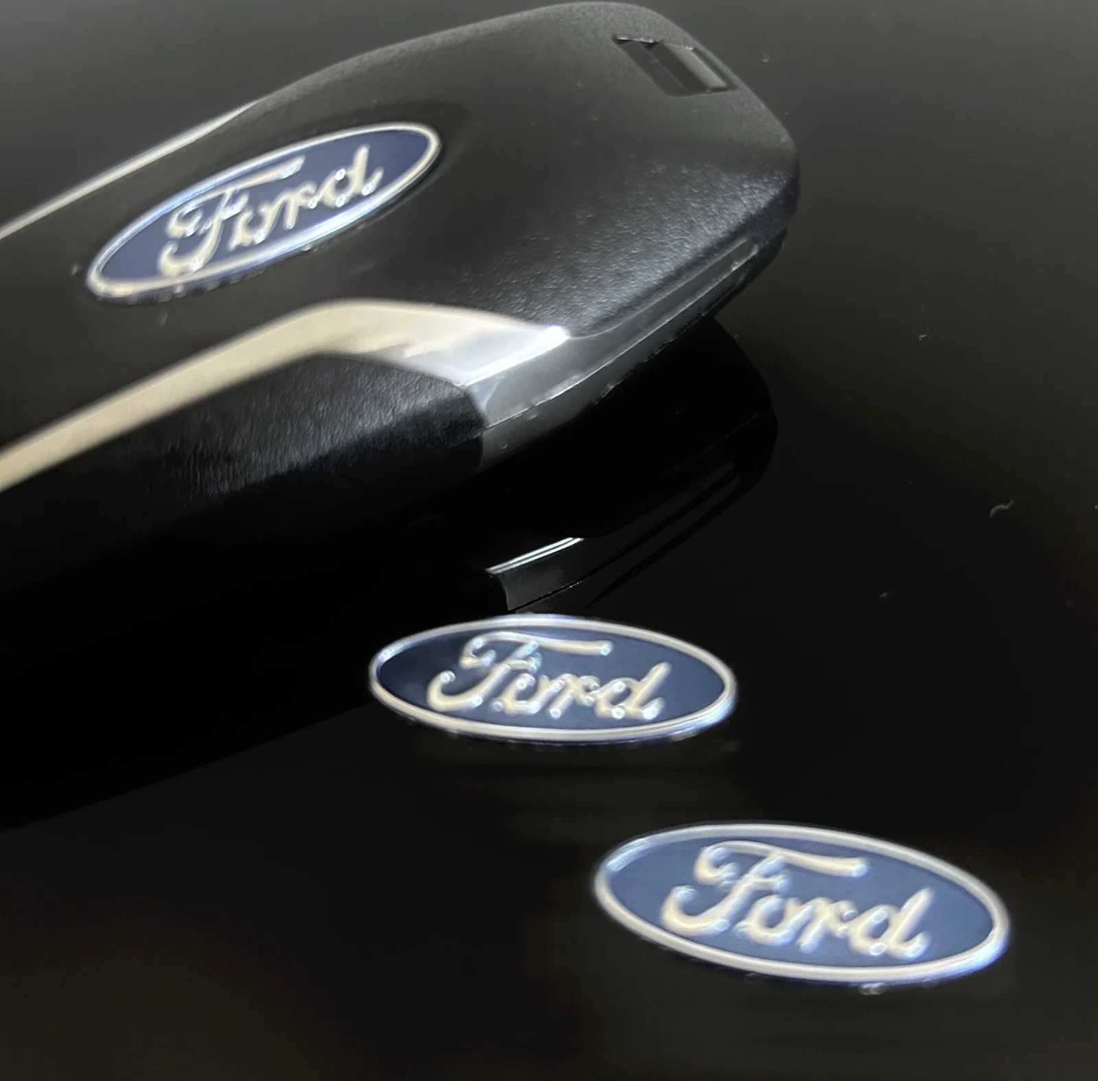 1x FORD original Aufkleber 3D Schlüssellogo 25x10mm Emblem Schriftzug Logo selbstklebend – Bild 3