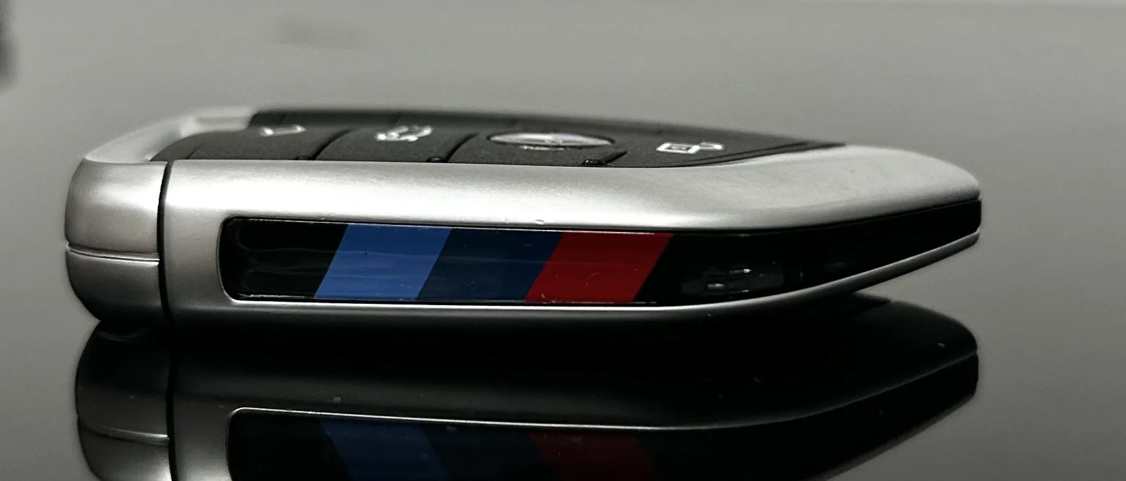 1x NEU Schlüssel Gehäuse 4 Tasten + Emblem für BMW 3 5 6 8 X3 X4 X5 X7 G21 G20 G31 G30 Autoschlüssel – Bild 3