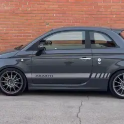 2x für Abarth 500 Emblem Schild Aufkleber ROT Schriftzug Logo Seitenstreifen 595 – Bild 7