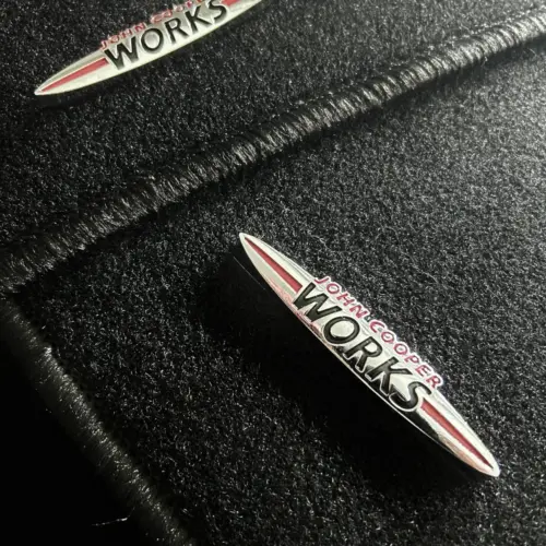 2x MINI Cooper  WORKS Teppich Metall Emblem 9cm Chrom Logo Schild Emblem