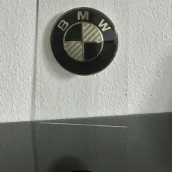 BMW CARBON GLASSCHILD Aufsteller Logo Schild Emblem Schriftzug Plakette