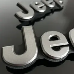 JEEP Emblem 20x6cm Logo Schild Emblem grau matt Heckklappe Seitenemblem Dekor Styling – Bild 4