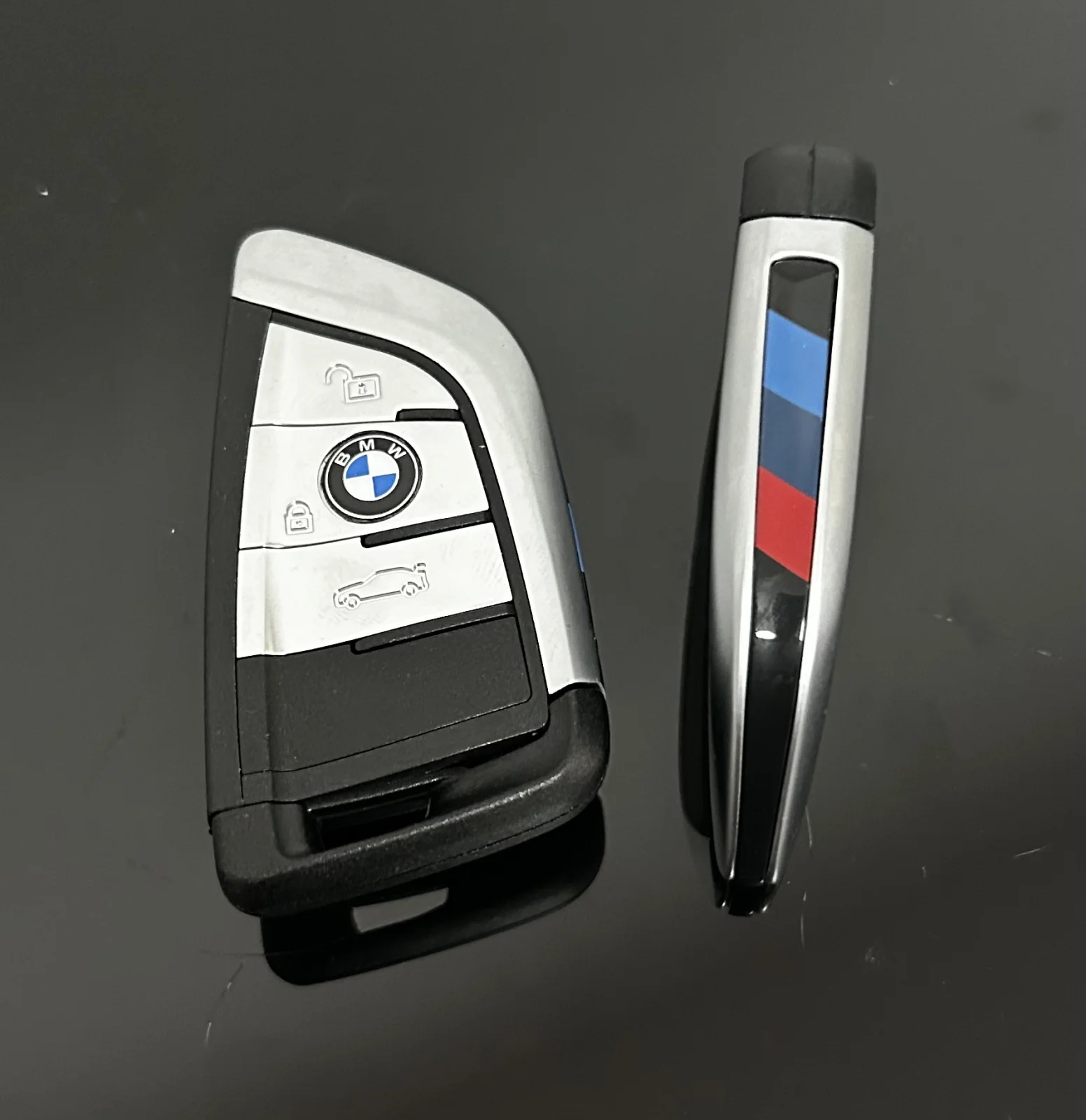 NEU 1x Schlüssel Gehäuse 3 Tasten schwarz/silber mit EMBLEM für BMW 3 5 6 8 X3 X4 X5 X7 G21 G20 G31 G30 – Bild 9