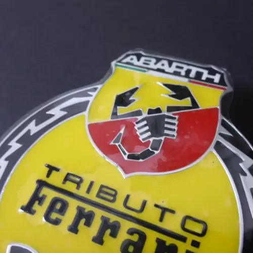 1x Abarth Tributo 595 ORIGINAL Emblem NEU Logo Schritzug 735524380 – Bild 4