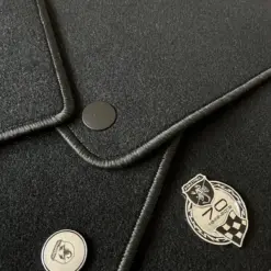 NEU für Fiat Abarth 500 595 Autoteppich SET mit Metallemblemen – Bild 3